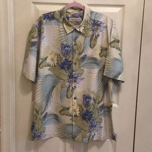 *EUC* Tommy Bahama silk tropical short sleeve button down shirt. Size L.